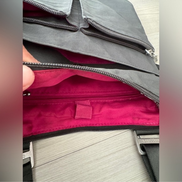 Baggallini Women's Horizon Crossbody Bag with RFID
Wristlet - CHARCOAL - Picture 9 of 11